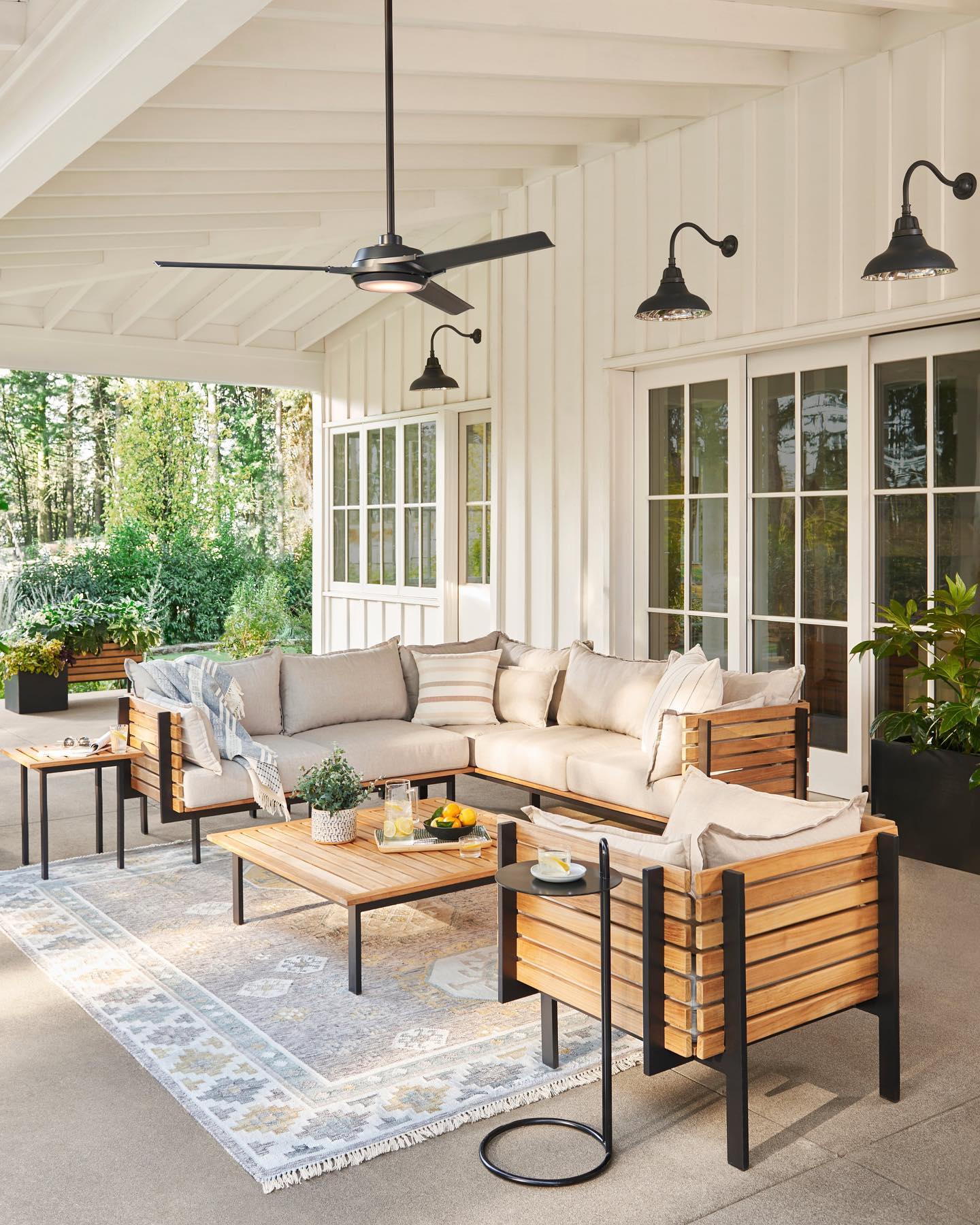19 Outdoor Living Room Ideas Perfect for Relaxing Summer Nights